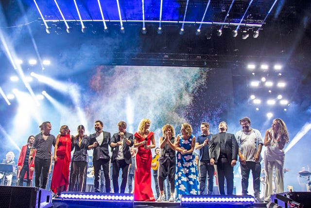 Artistas sobre el escenario del 'Concierto por la paz'