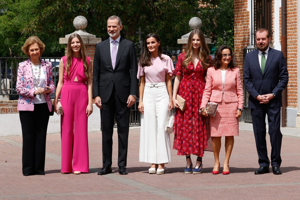 la familia real en la confirmacion de sofia de borbon