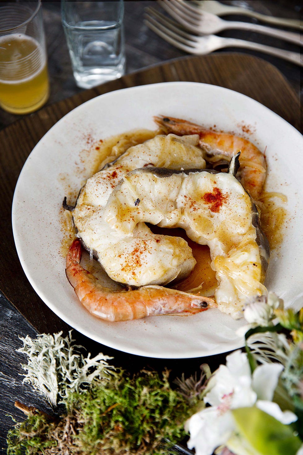 congrio con langostinos a la cerveza