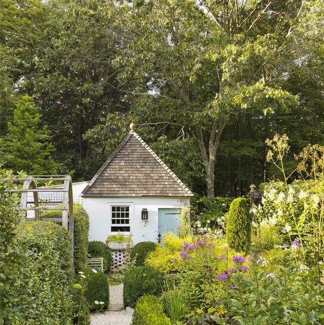 8 Best Cottage Garden Ideas - How to Create a Cottage Garden at Home