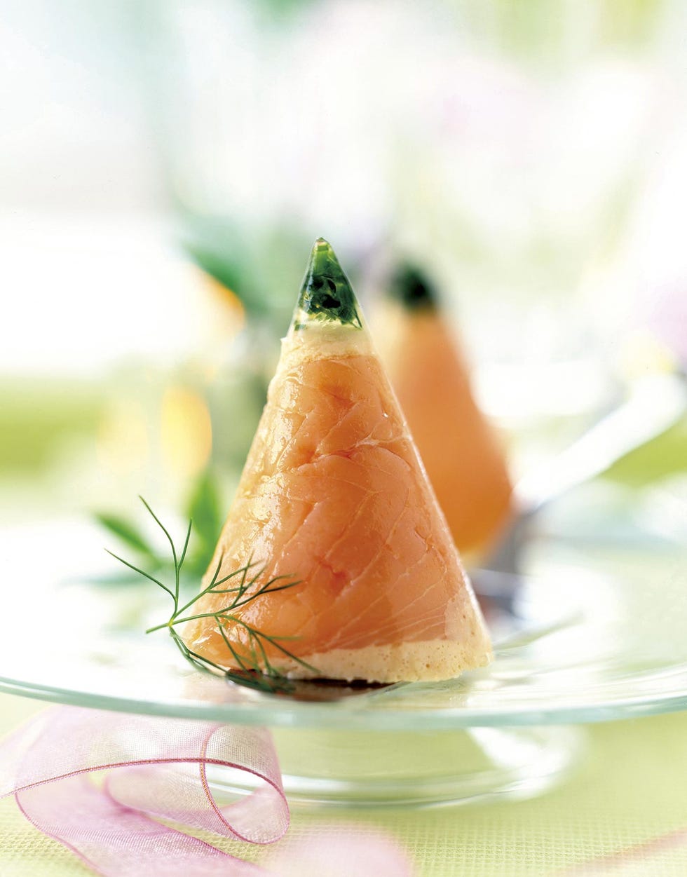 aperitivos de navidad conos de mousse de salmón