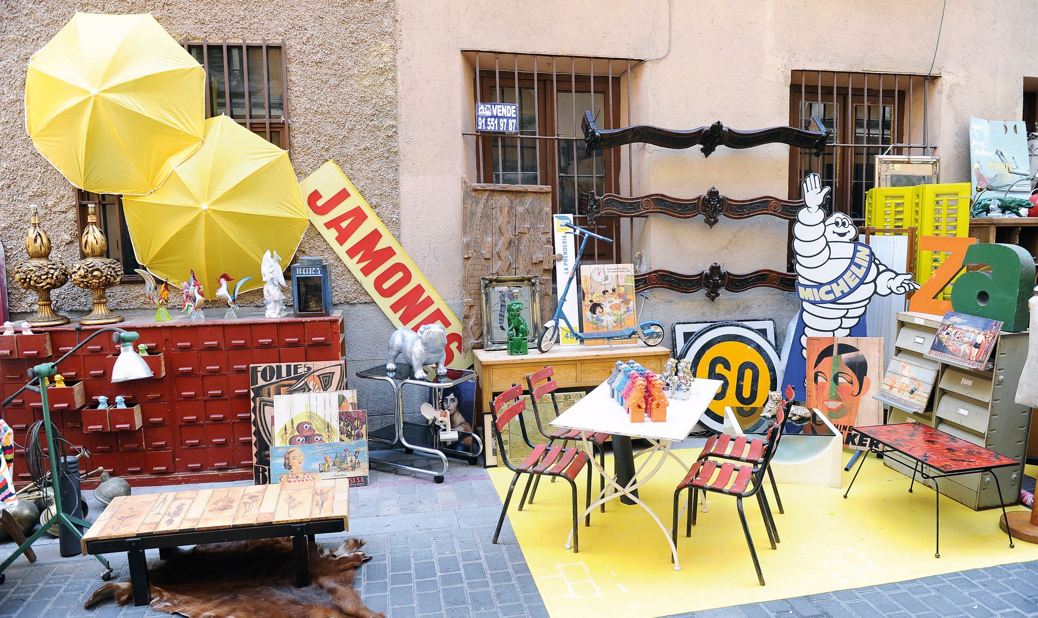 Compro muebles de segunda mano y vintage en Madrid