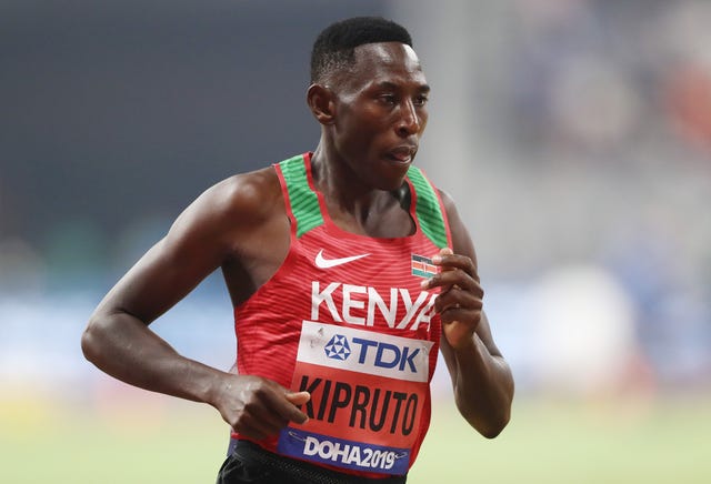 el atleta conseslus kipruto durante el mundial de atletismo de doha 2019