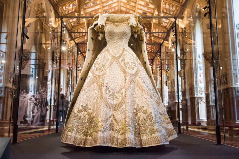 queen elizabeth ii 2022 platinum jubilee display at windsor castle