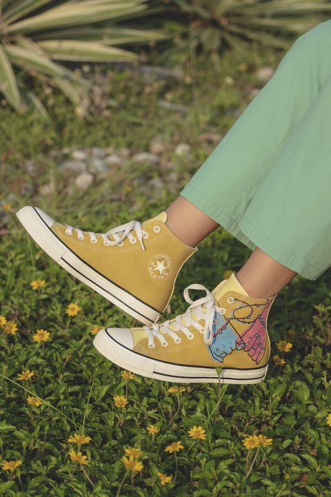 millie bobby brown converse by you