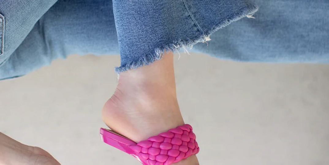 Formé Shoe Shaper Review – Partial to Pink