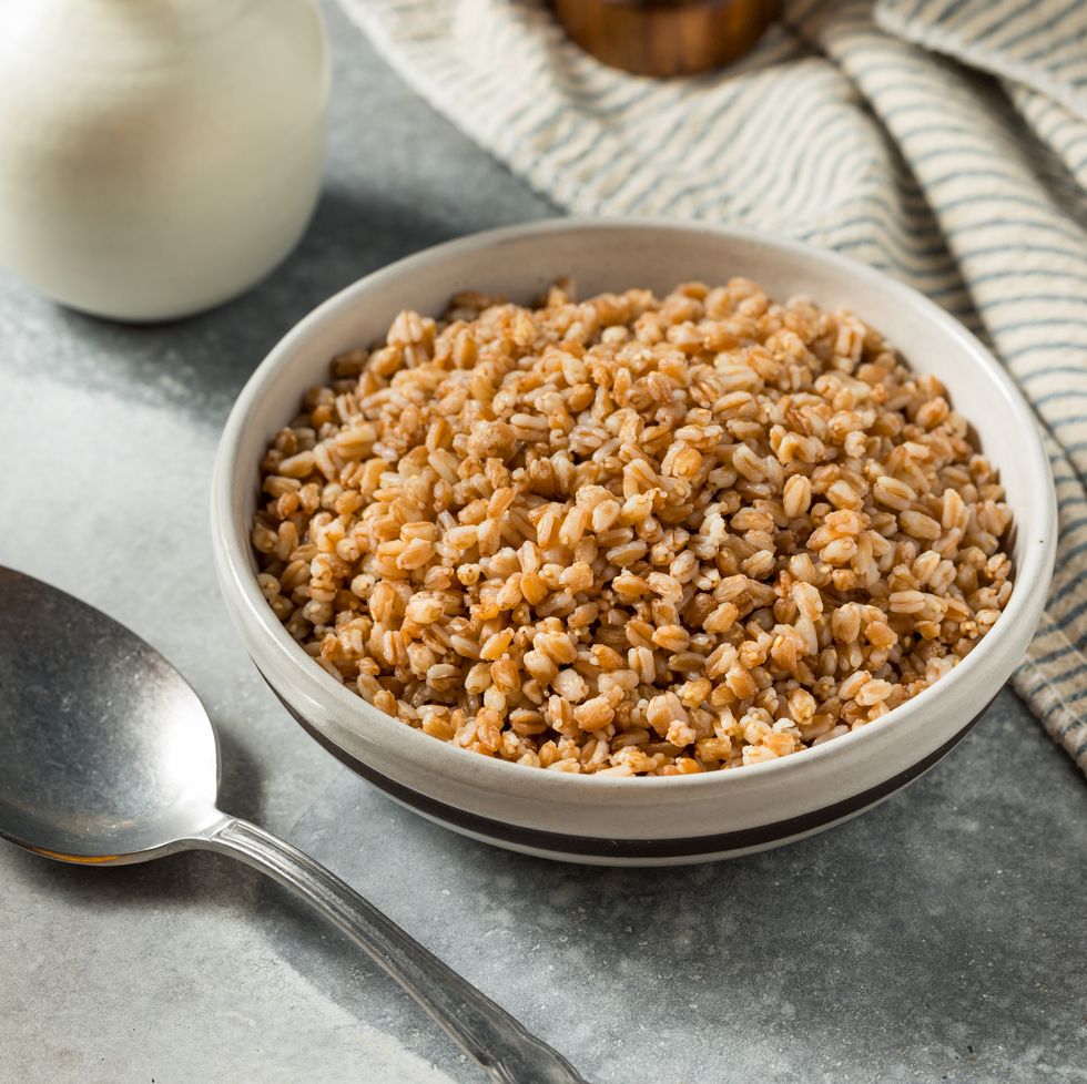 cooked organic farro grain