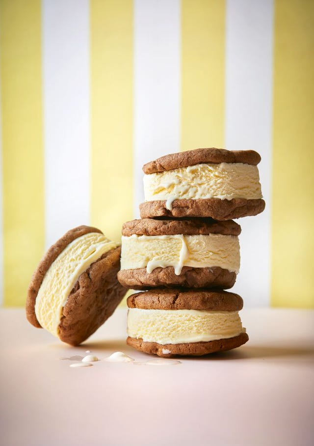 Cookie ice cream sandwich recipe | Chop chip ice cream sandwiches