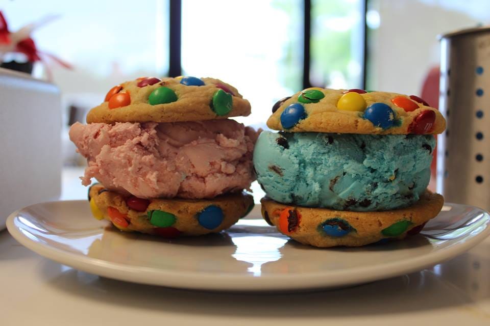 Food, Dish, Cuisine, Frozen dessert, Dessert, Ingredient, Cookies and crackers, Sweetness, Cookie, Baked goods, 