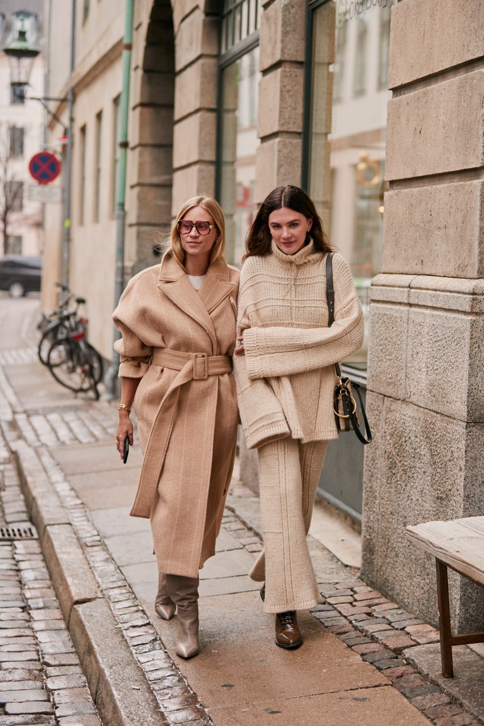 Copenhagen Fashion Week street style, moda primavera estate 2019, come abbinare il beige, street fashion fashion week