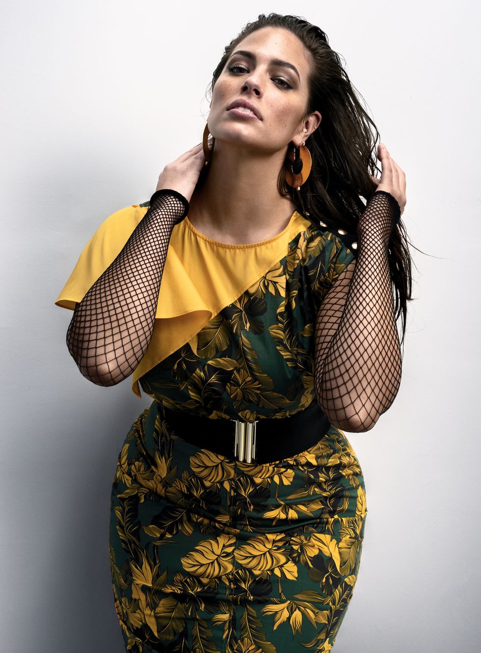 Green, Shoulder, Yellow, Beauty, Photo shoot, Fashion, Joint, Pattern, Photography, Design, 