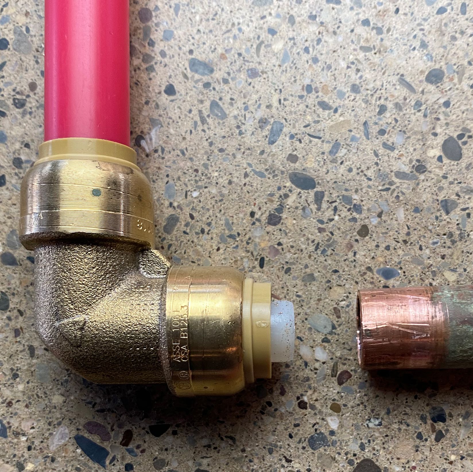 gator bites plumbing connectors to pvc pipes