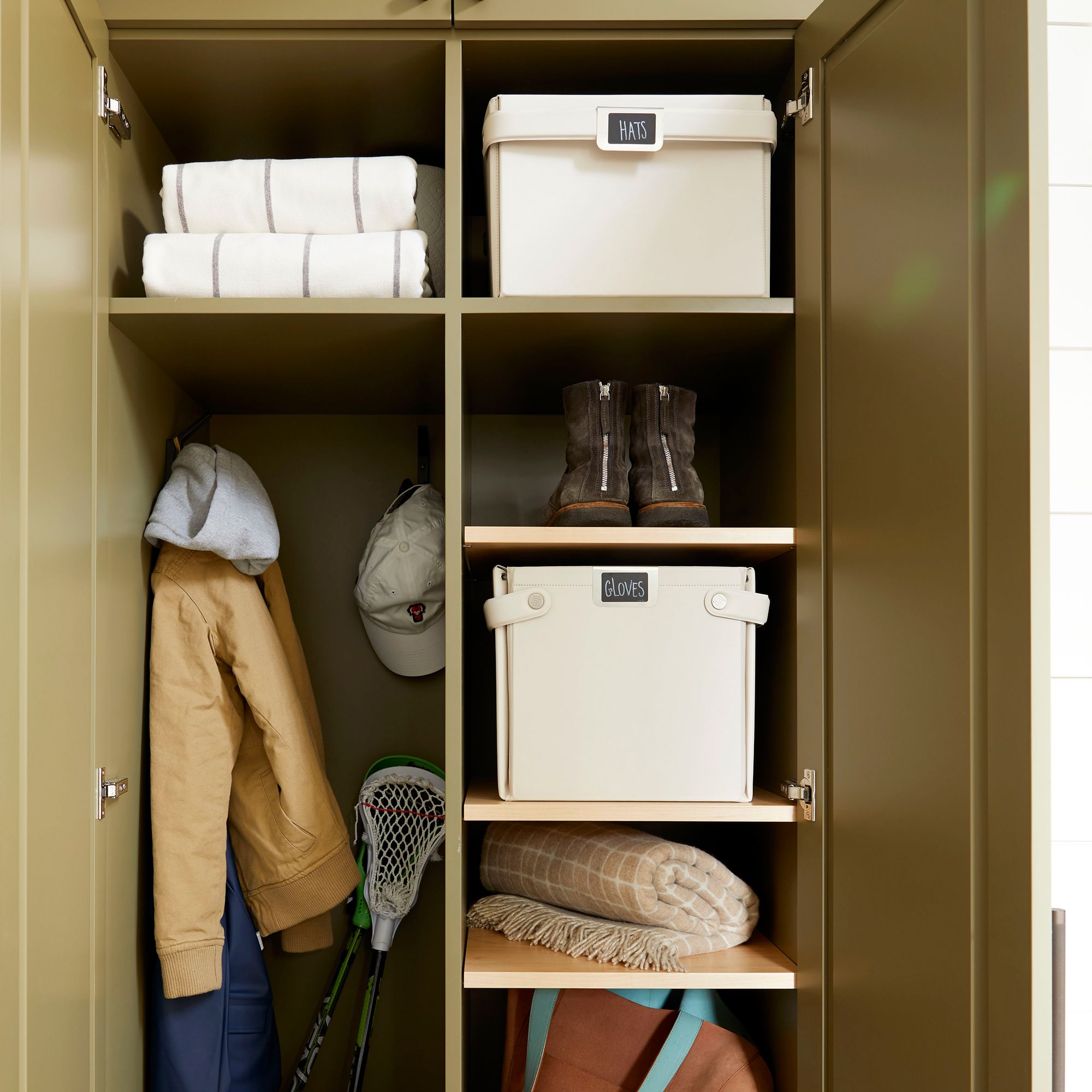 An Expert Guide To Spring Cleaning Your Closet - aspire design and