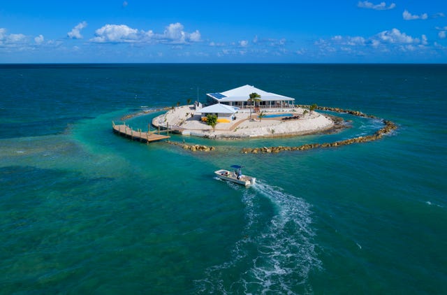friendsgiving island