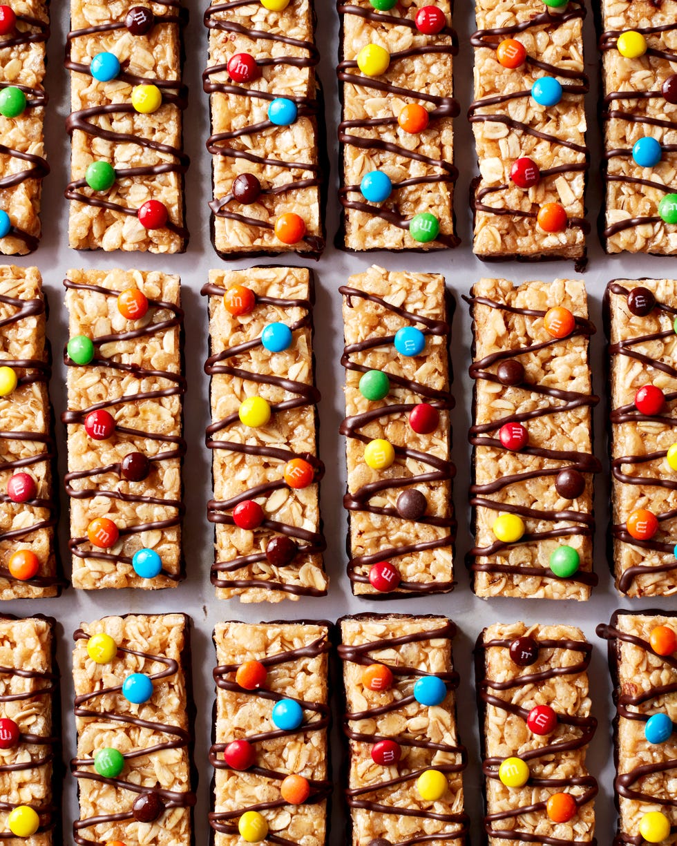 copycat kudos bars topped with chocolate and candy