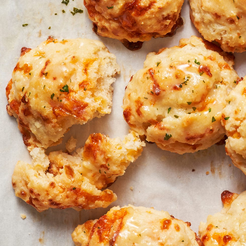 copycat red lobster cheddar bay biscuits with herb butter