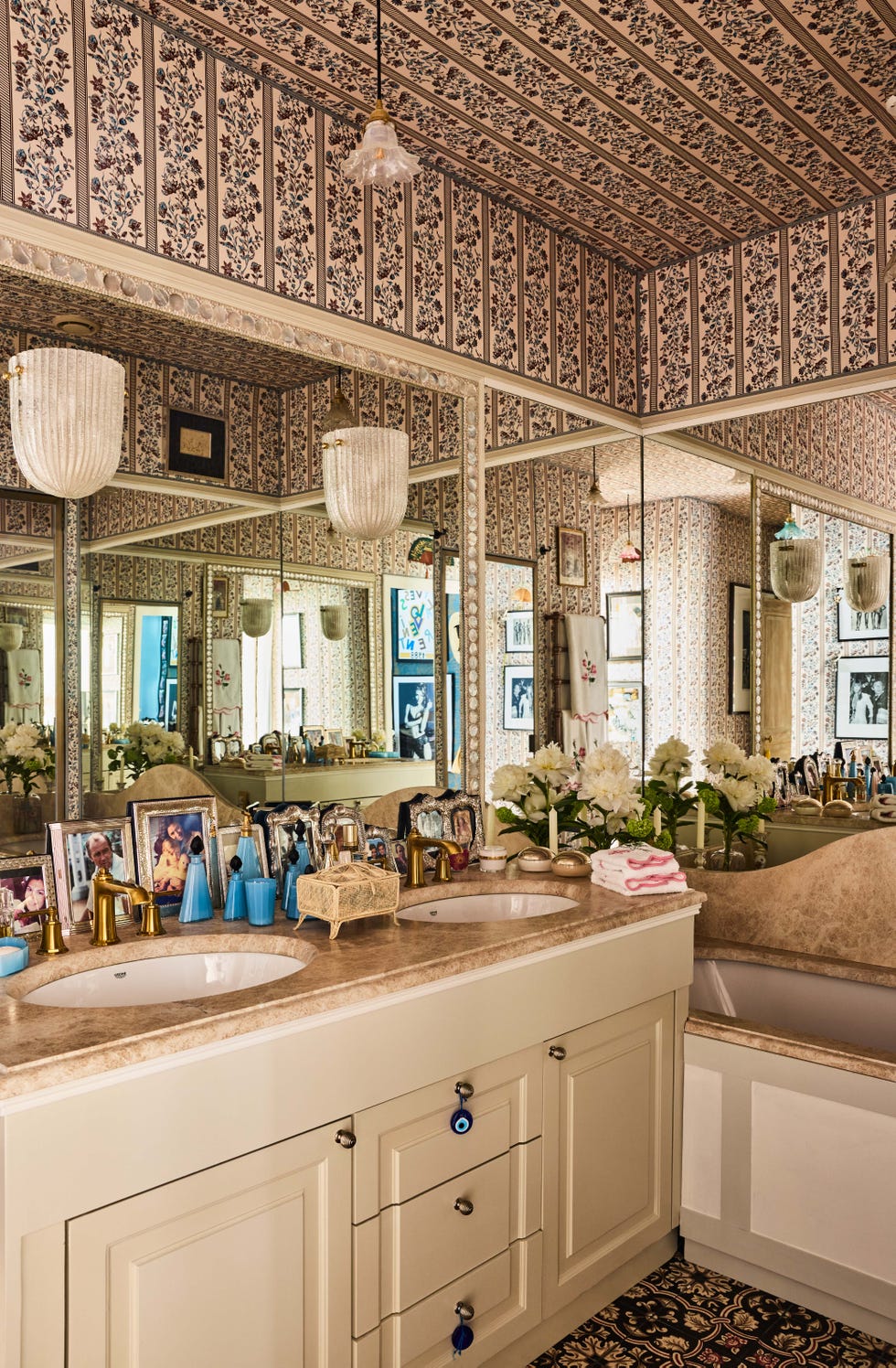 cordelia bathroom