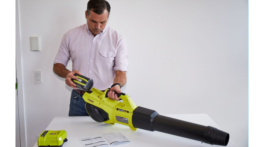 cordless leaf blower testing an expert from good housekeeping measures battery power and run time during testing of cordless leaf blowers
