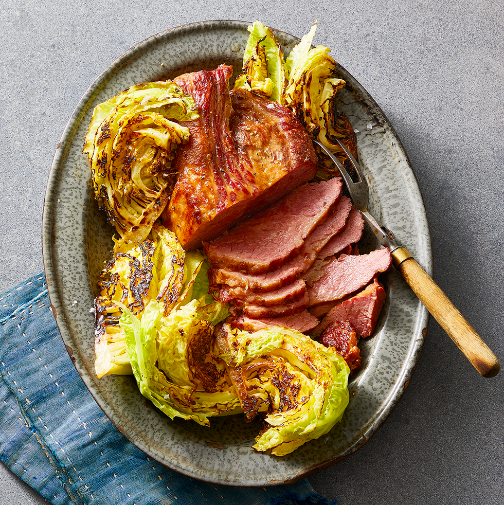 traditional irish food corned beef and cabbage