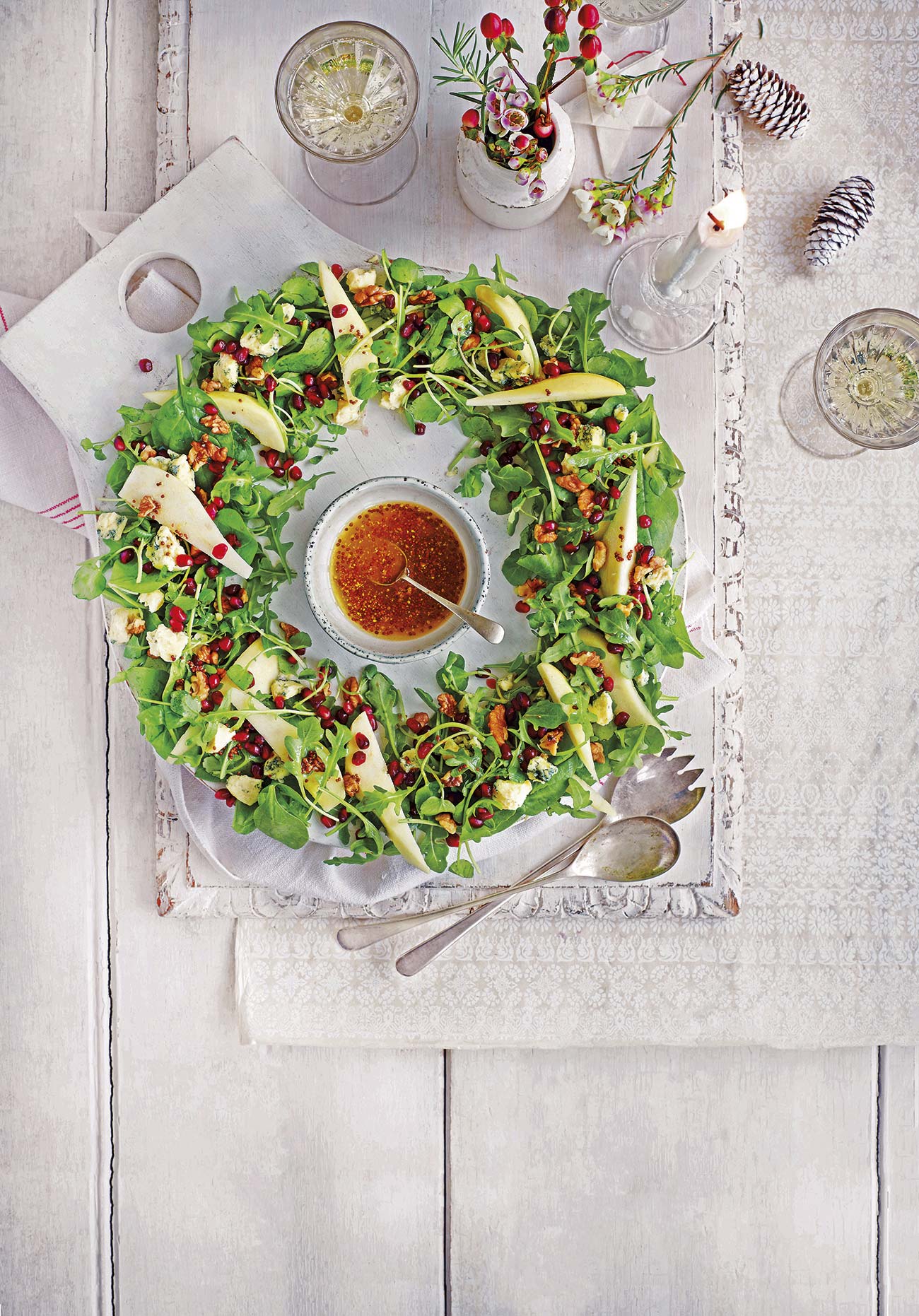 corona de ensalada navideña