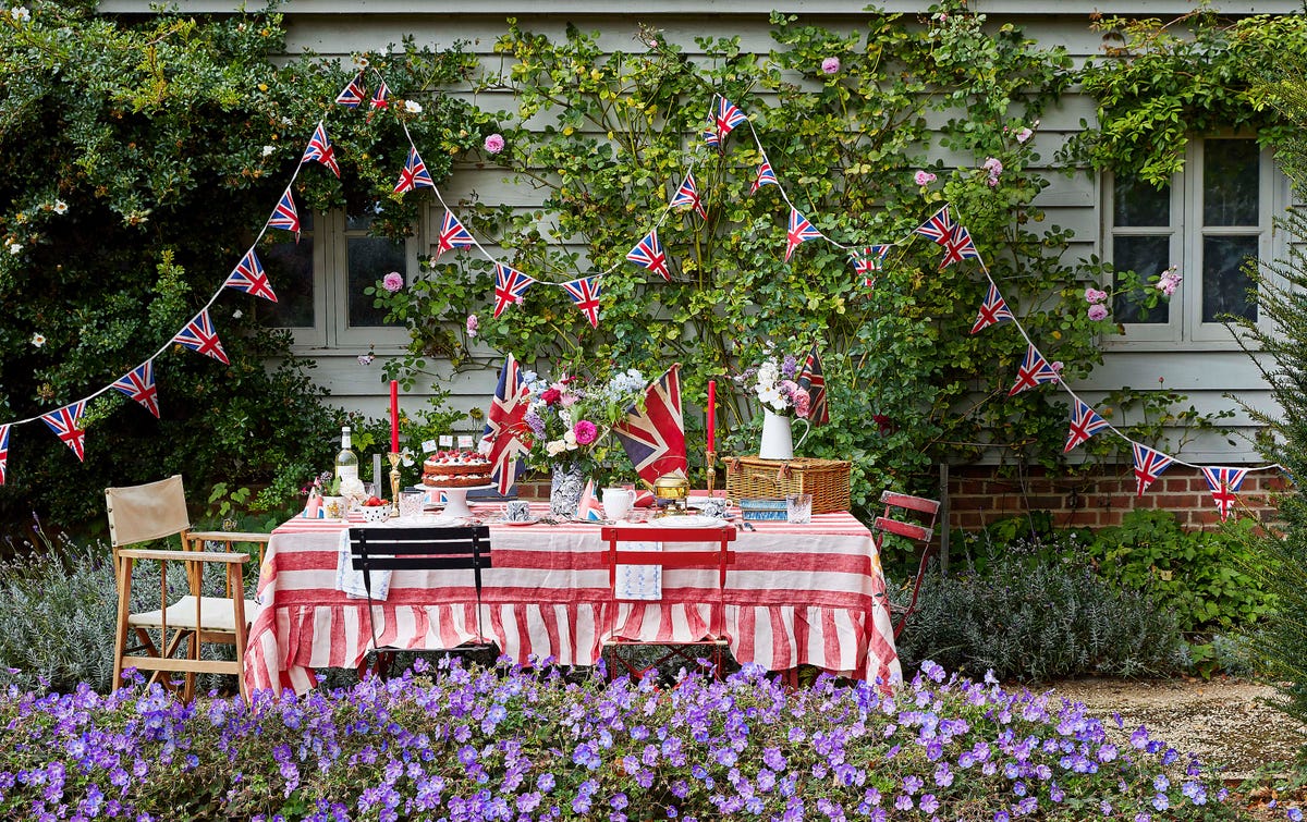 How To Throw A Garden Party, British Vogue