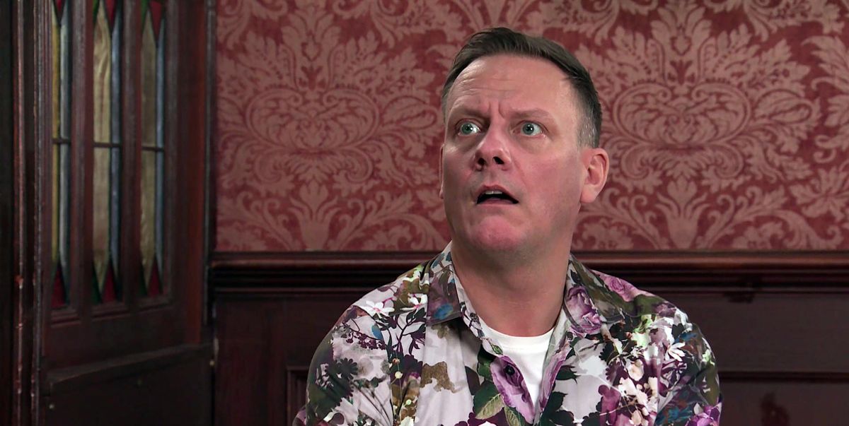 Coronation Street star Antony Cotton responds to fan confusion over  Eileen's house