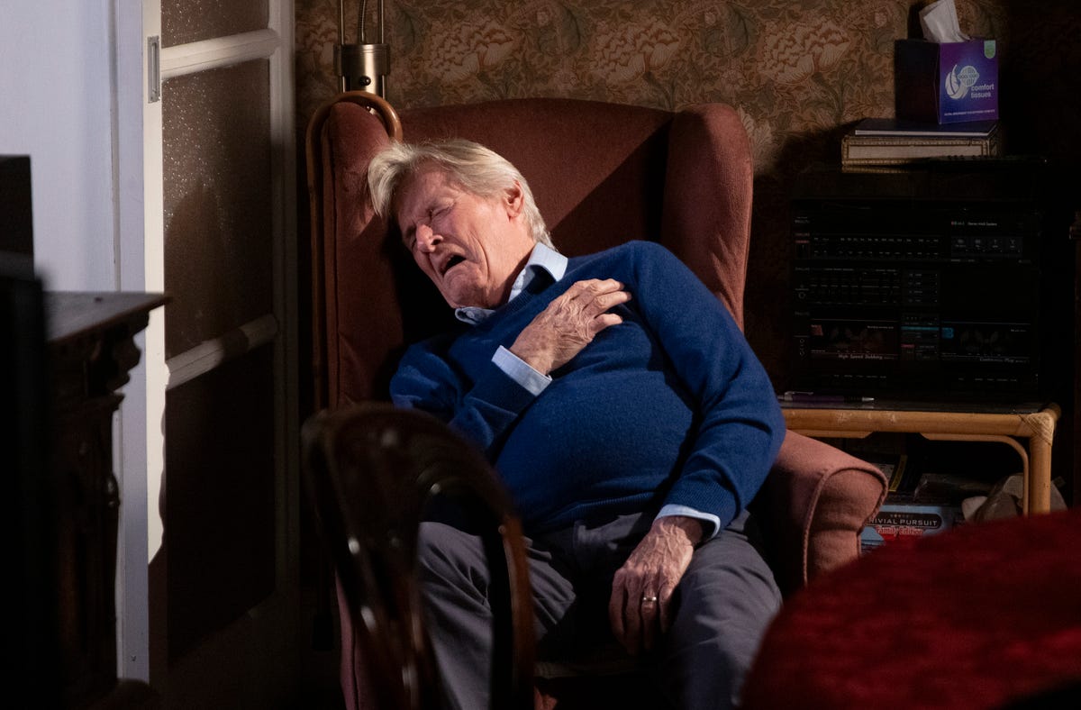 Ken collapses amid Cassie’s secret plan