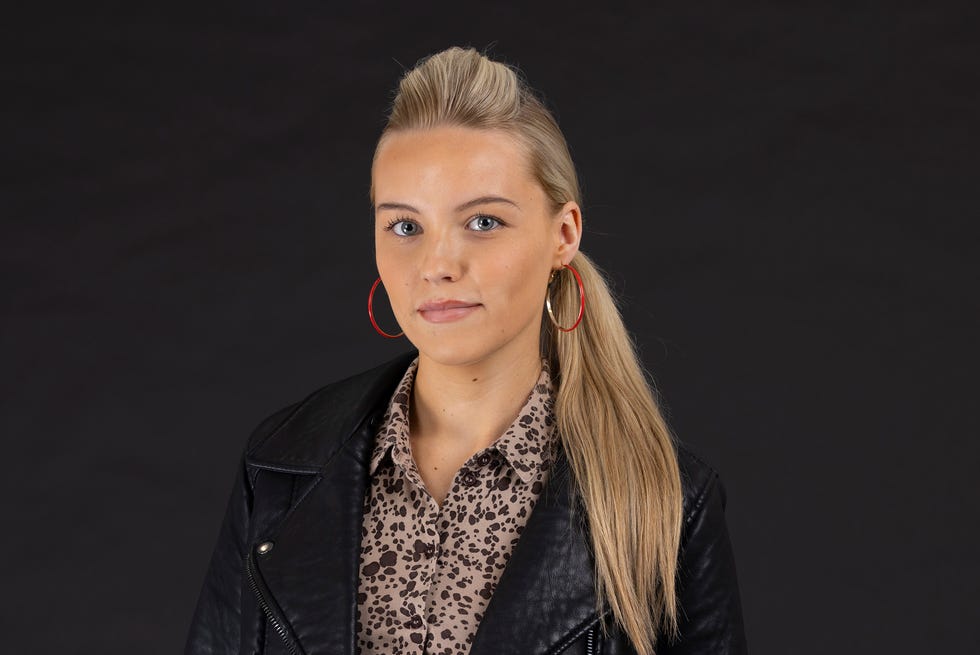 Charlotte Alex-Riley as the young Lou in Coronation Street charlotte alex riley as the young lou in coronation street