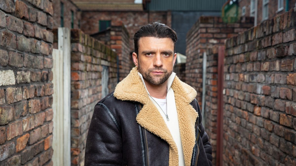 preview for Coronation Street Soap Scoop! New death in Stephen story