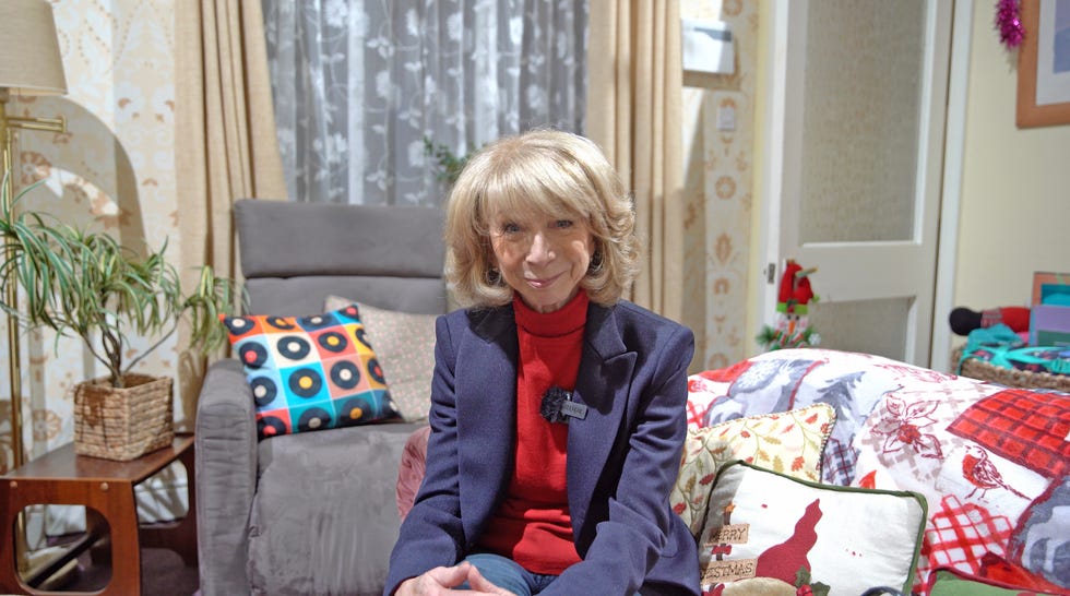 coronation street star helen worth sitting in the platt family living room