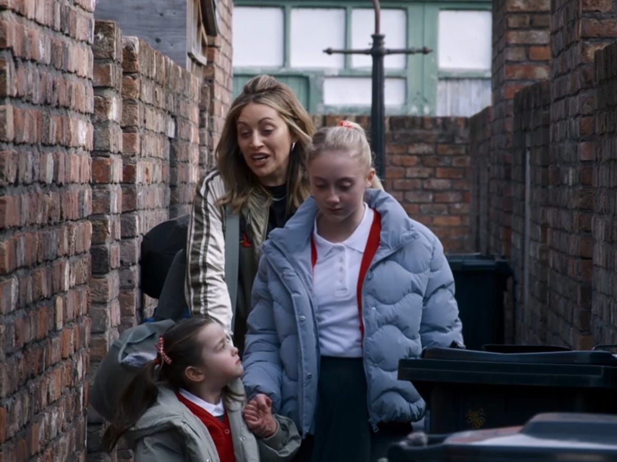 Coronation Street Soap Scoop! Maria and Lou's big clash