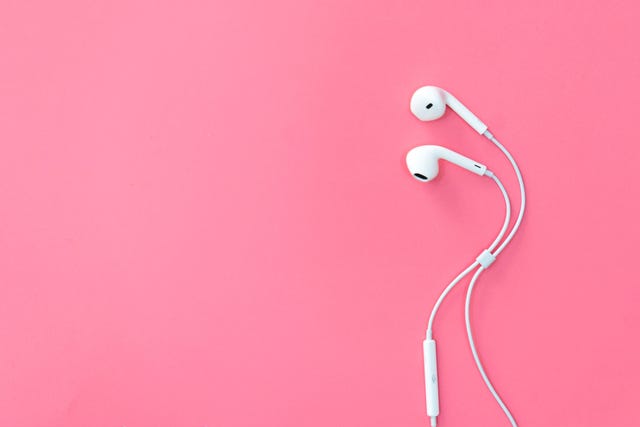 coronavirus, headphones, risk