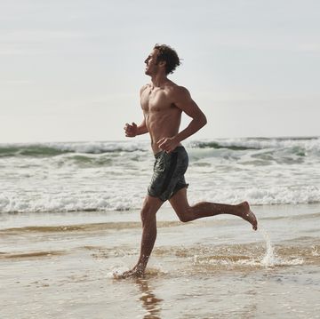 10 ejercicios para hacer en la playa este verano