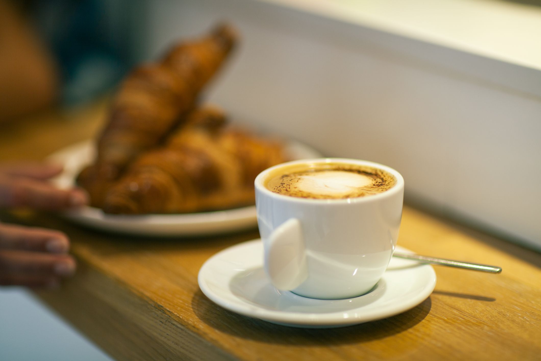 カフェラテとカプチーノの違いって? コーヒードリンクの種類を カフェラテとカプチーノの違いって? コーヒードリンクの種類を