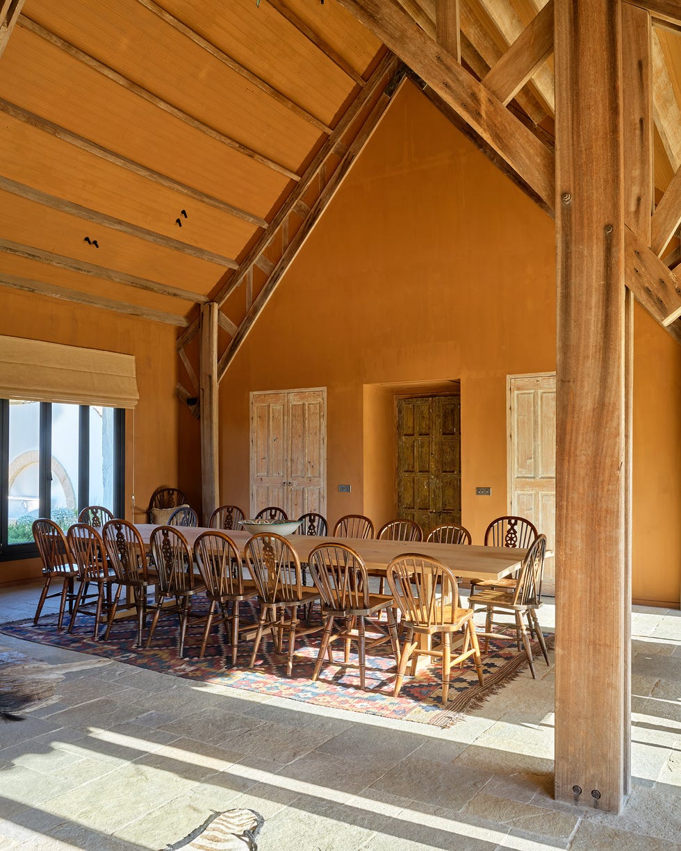 un cortijo en cádiz comedor en el pabellón de caza