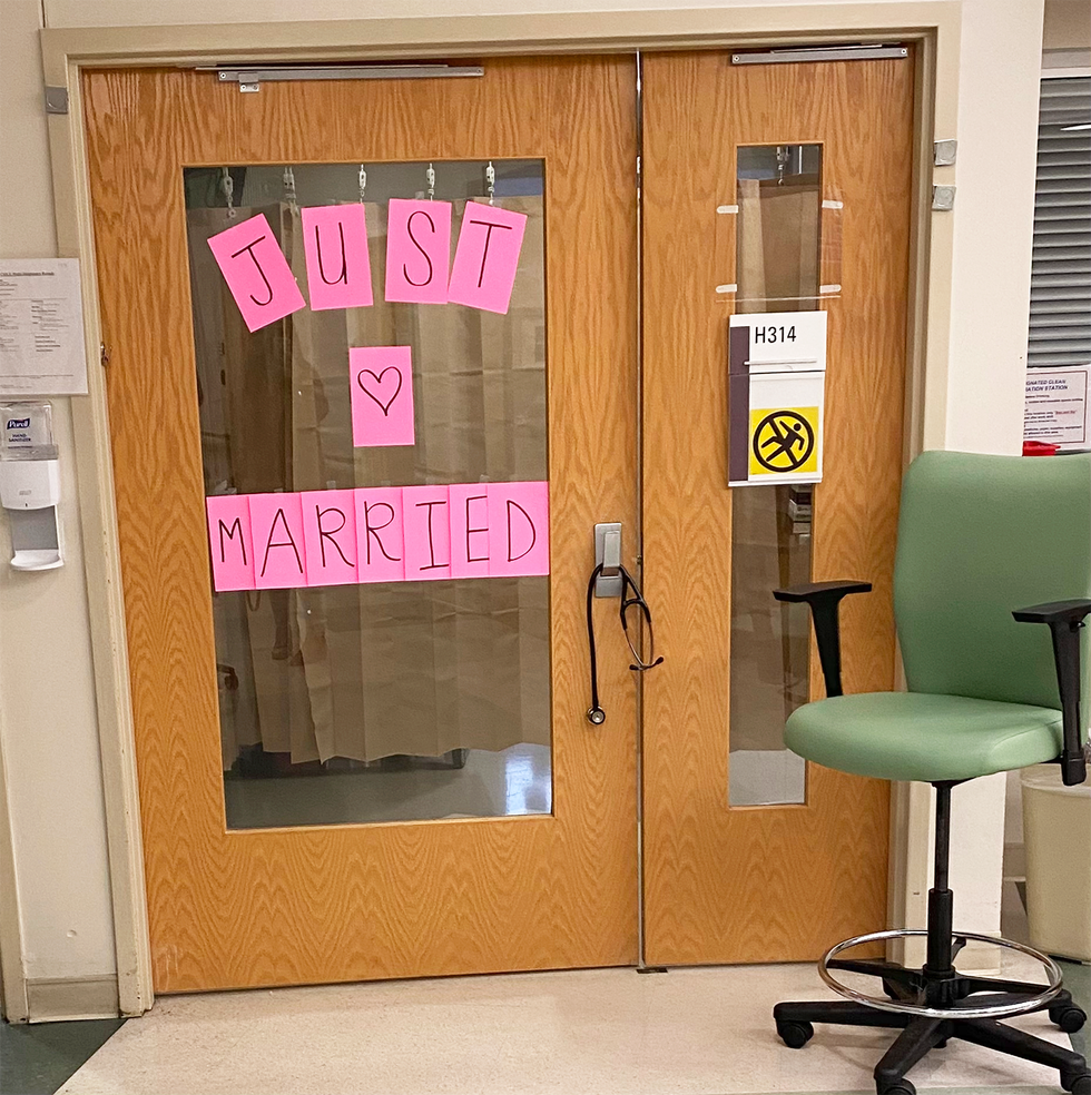 congratulatory decorations for their impromptu hospital wedding in february 2022