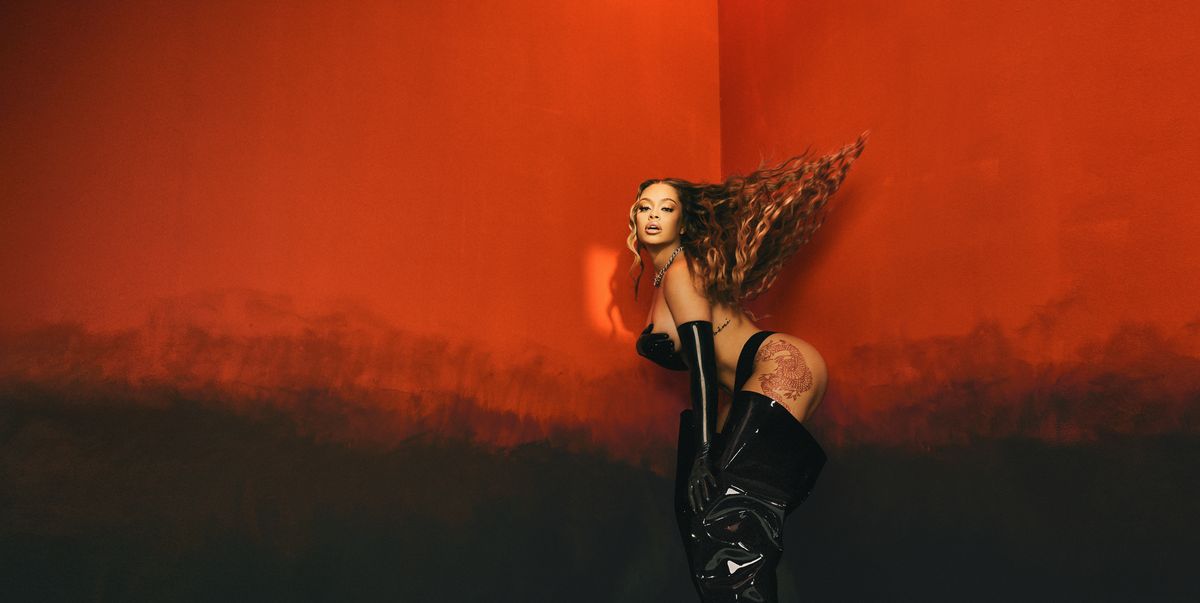 Mariah Carey Goes Commando In Skin-Tight Dress On Date Night