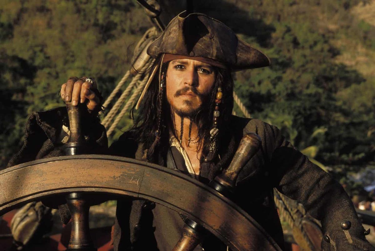 Pirati dei Caraibi, il franchise continuerà con Johnny Depp? Il produttore  apre al suo ritorno