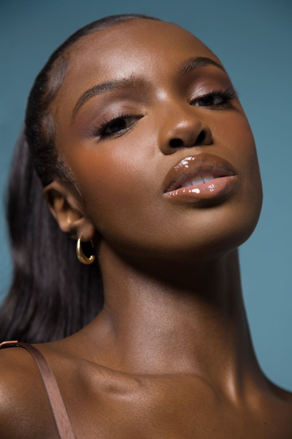 aj odudu, tayce and leomie anderson talk skincare routines, at home hair sessions and the power of a good lipstick