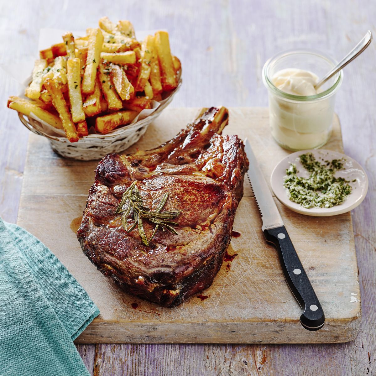 https://hips.hearstapps.com/hmg-prod/images/cote-de-boeuf-with-rosemary-salt-fries-and-truffle-mayo-1657809619.jpg?crop=1.00xw:1.00xh;0,0&resize=1200:*