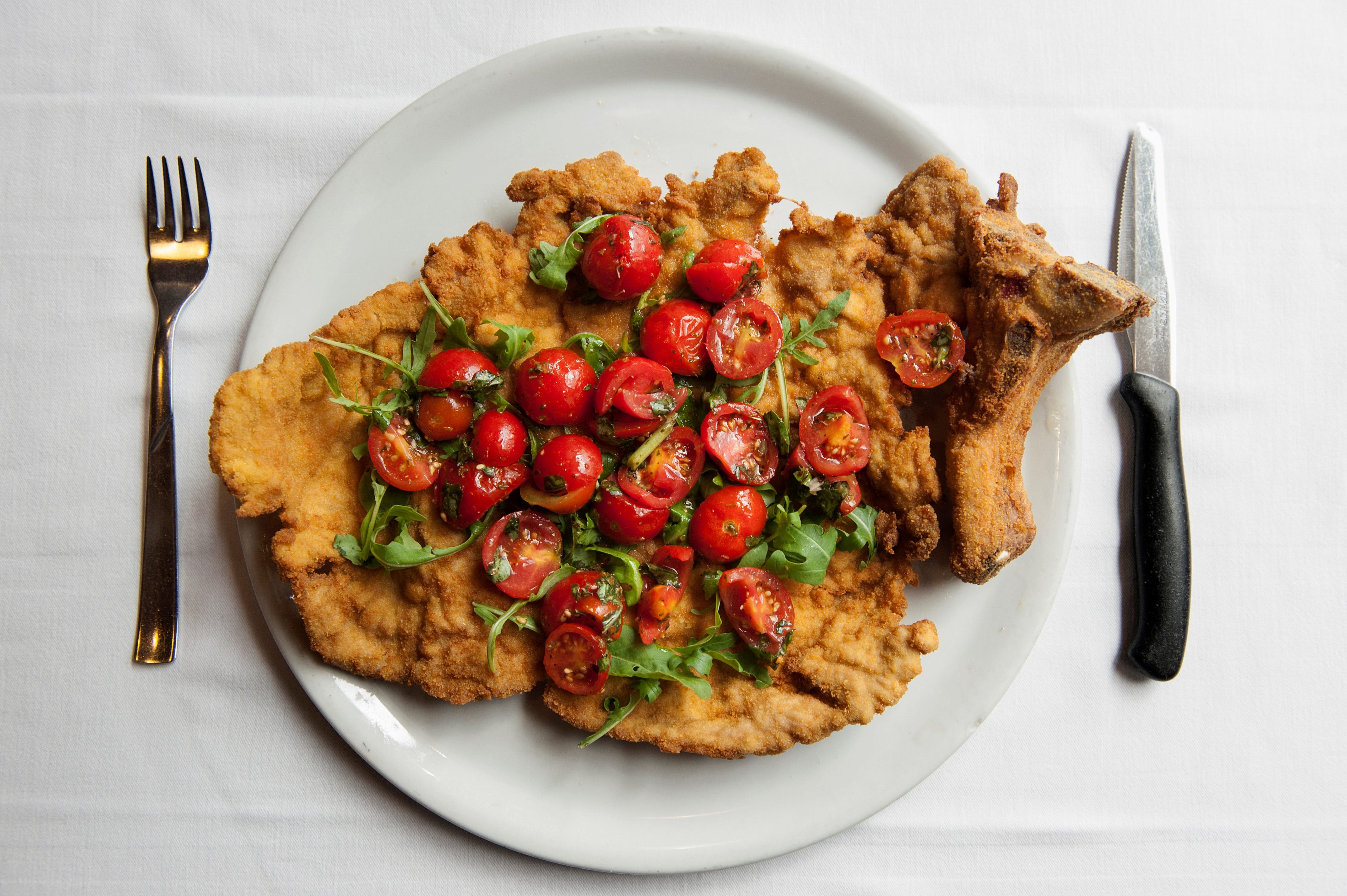 Si dice costoletta alla milanese o cotoletta milanese? | Elle