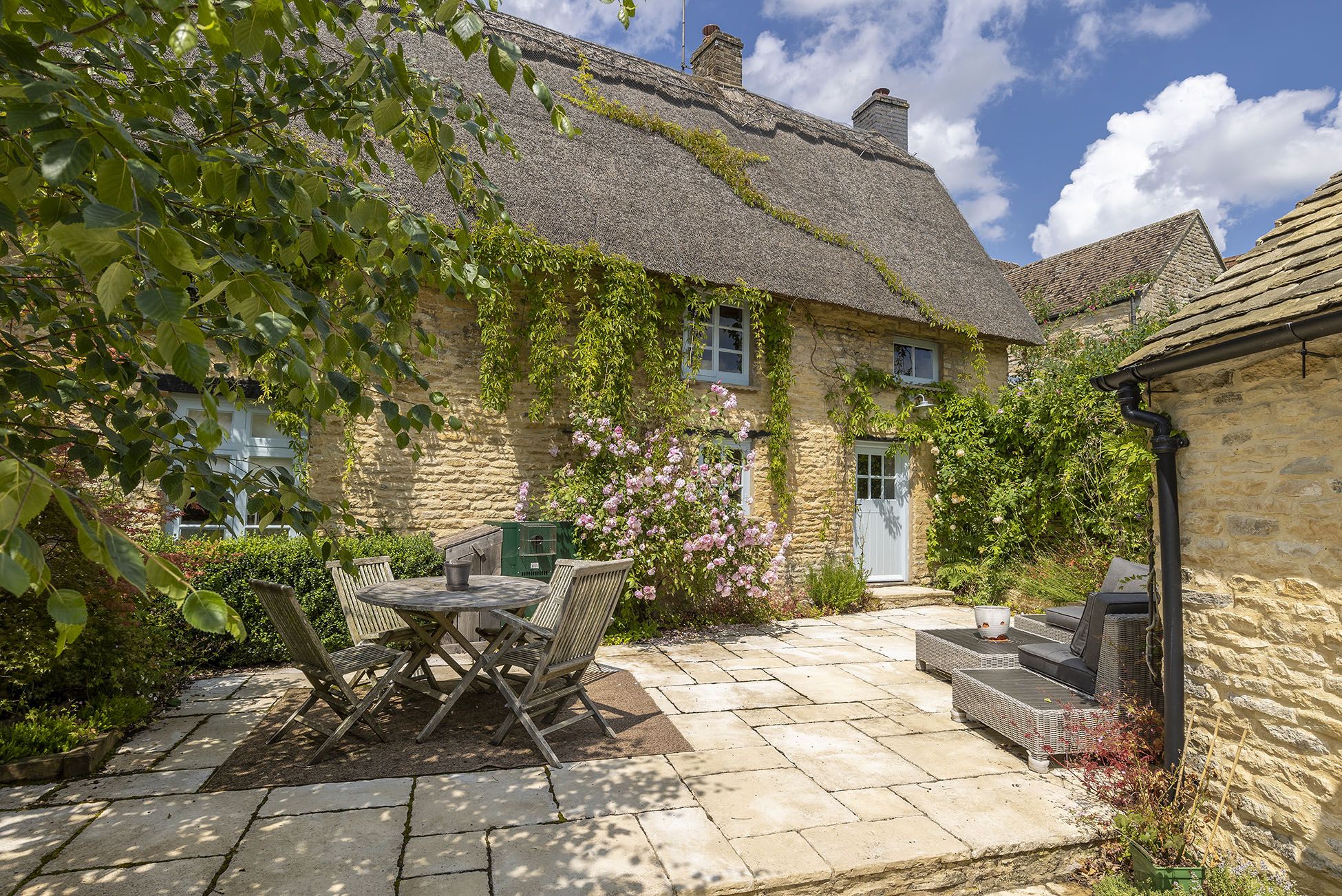 Peek Inside This Cotswolds Cottage For Sale In Chipping Norton