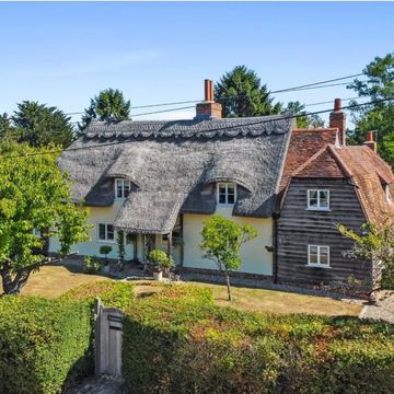 6 cottages for sale in the uk right now