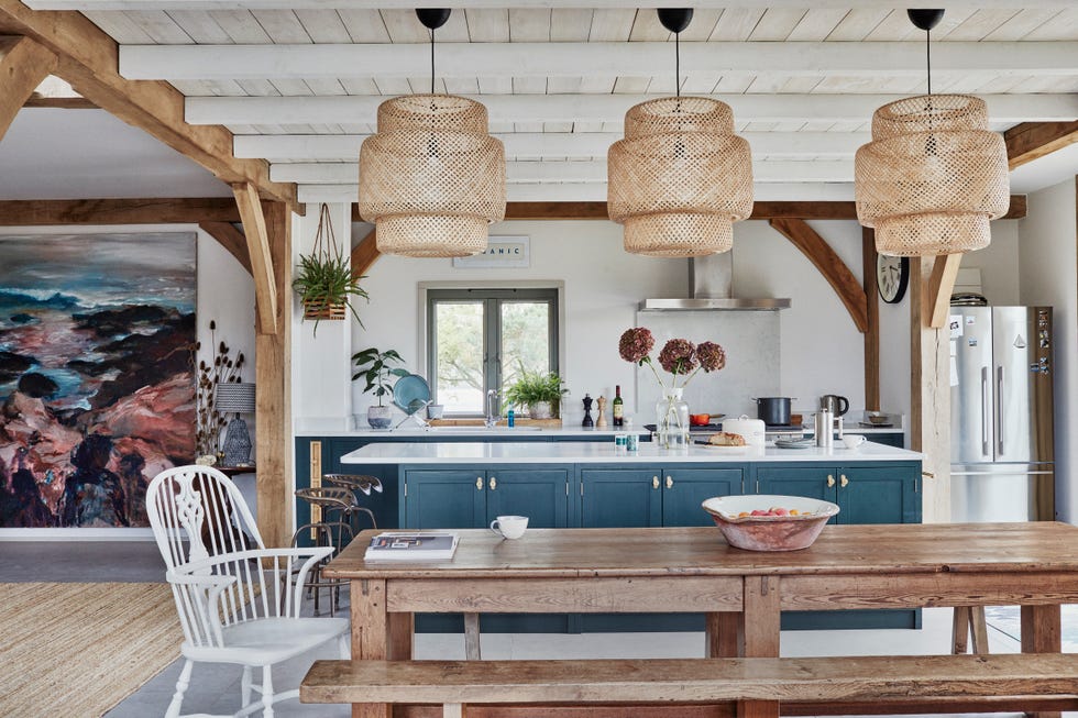 12 muebles y objetos decorativos de ikea perfectos para renovar casas de campo lámparas de techo en fibra