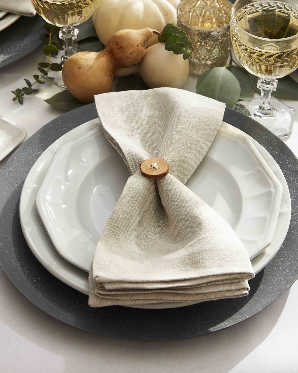 diy button napkin ring on a thanksgiving table