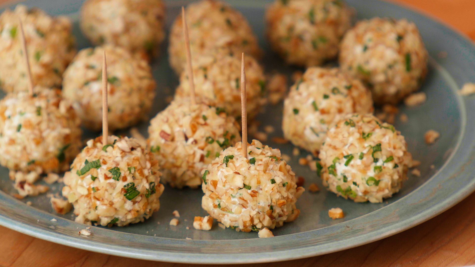 Pecan & Herb Cheese Ball Bites