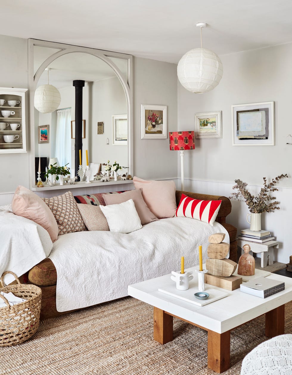12 muebles y objetos decorativos de ikea perfectos para renovar casas de campo lámpara de techo en papel