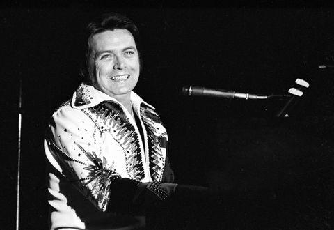 Mickey Gilley Performing