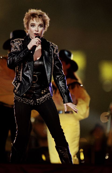 Country Singers Perform at Superbowl XXVII