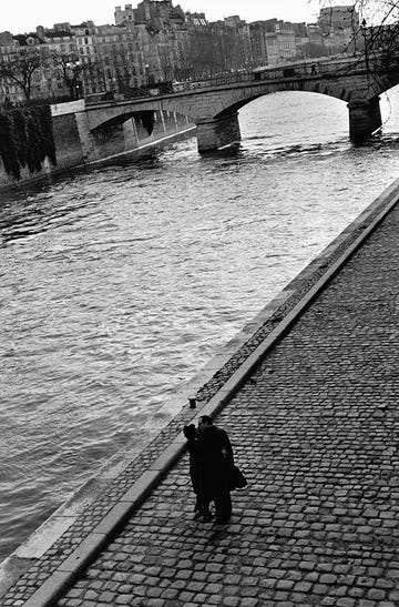 couple along the seine